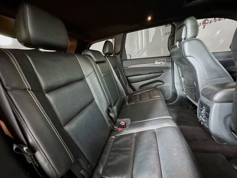 Used 2017 Jeep Grand Cherokee Limited image 32