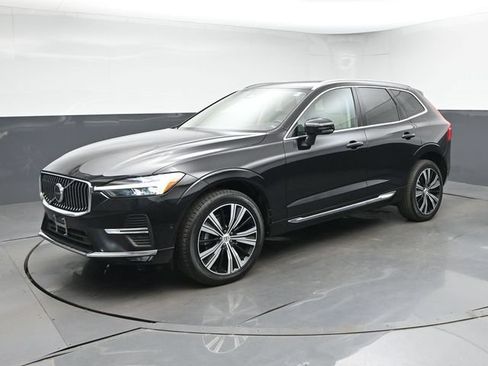 Used 2023 Volvo XC60 B5 Plus w/ Climate Package AWD/4WD image 4