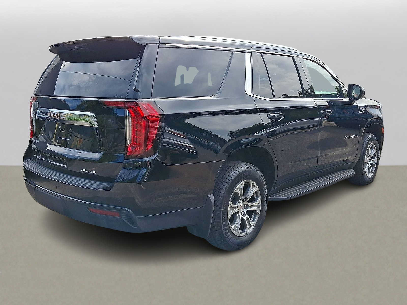 Used 2022 GMC Yukon SLE w/ Gmc Pro Safety Plus Package AWD/4WD image 31