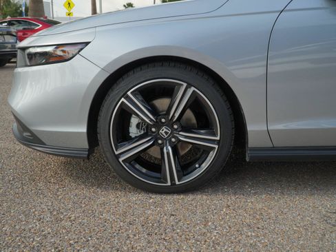 Used 2023 Honda Accord Sport image 17