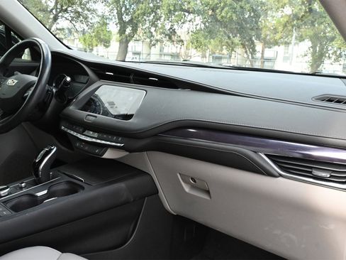 Certified 2023 Cadillac XT4 Luxury w/ Cold Weather Package image 24