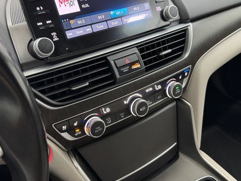 Used 2021 Honda Accord Touring image 22
