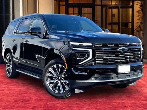Used 2025 Chevrolet Tahoe High Country AWD/4WD image 2