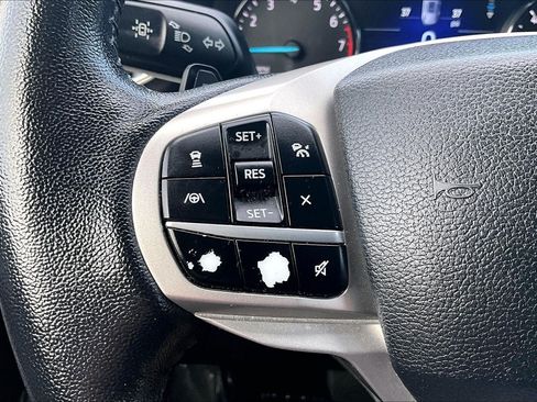 Used 2021 Ford Explorer XLT w/ Equipment Group 202A AWD/4WD image 17
