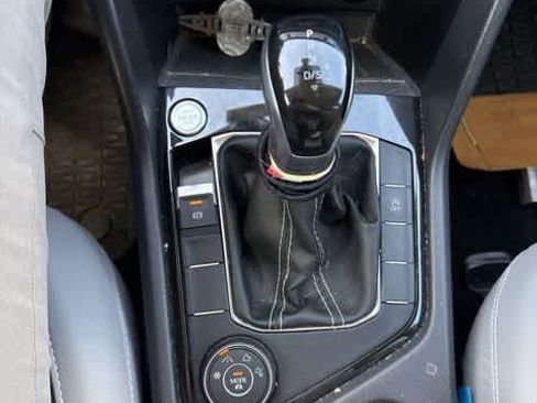 Certified 2024 Volkswagen Taos SE image 19