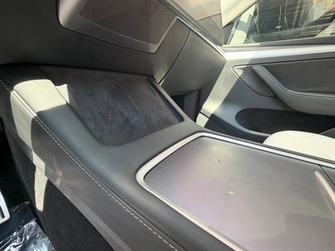 Used 2023 Tesla Model Y Performance AWD/4WD image 27