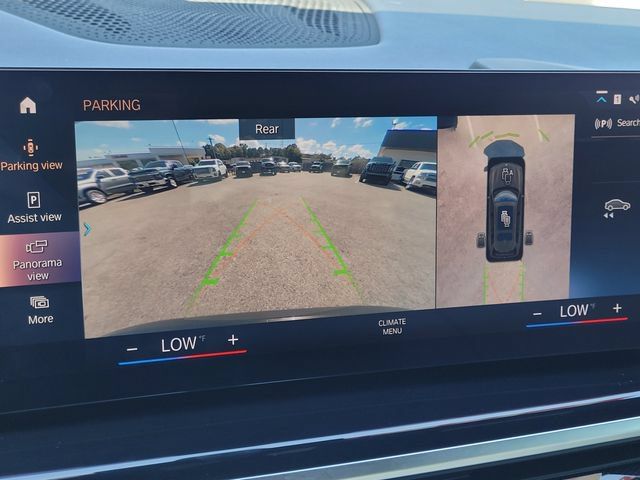 Used 2023 BMW X7 xDrive40i w/ M Sport Package AWD/4WD image 18