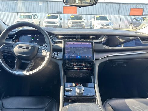 Used 2023 Jeep Grand Cherokee 4WD 4xe image 12