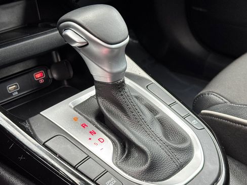 Used 2024 Kia Forte GT-Line w/ GT-Line Premium Package image 18