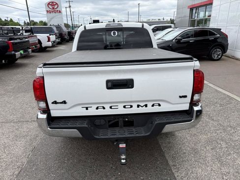 Used 2022 Toyota Tacoma SR5 w/ Black Out Package (TMS) AWD/4WD image 4