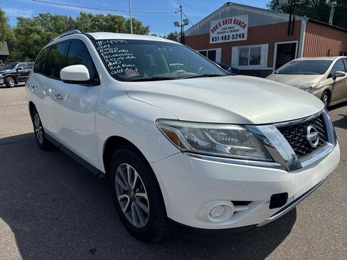 Used 2014 Nissan Pathfinder SV w/ Trailer Tow Package AWD/4WD image 3