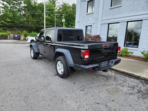 Used 2020 Jeep Gladiator Sport w/ Quick Order Package 24S AWD/4WD image 3