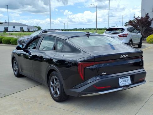 Used 2025 Kia K4 FWD image 3