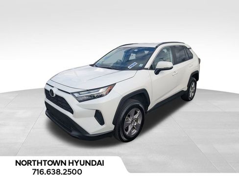 Used 2025 Toyota RAV4 XLE image 3