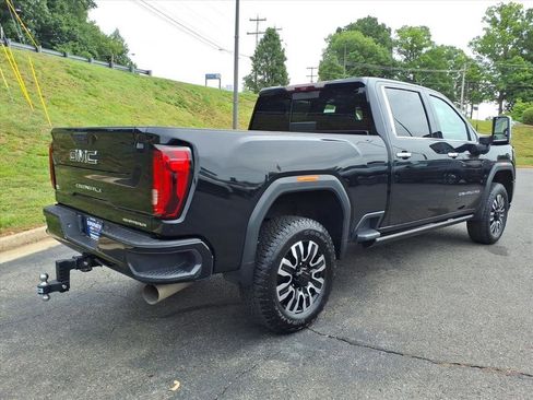 Used 2022 GMC Sierra 3500 Denali w/ Denali Black Diamond Edition AWD/4WD image 3