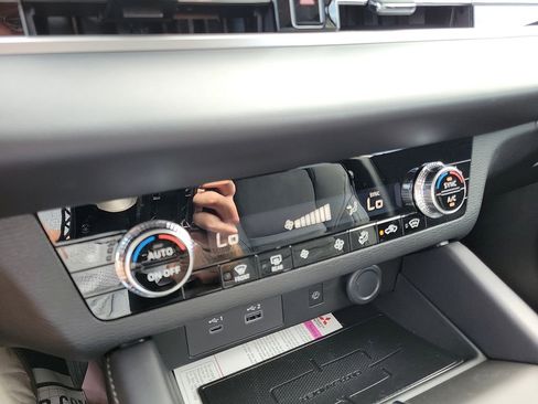 New 2025 Mitsubishi Outlander SE image 20