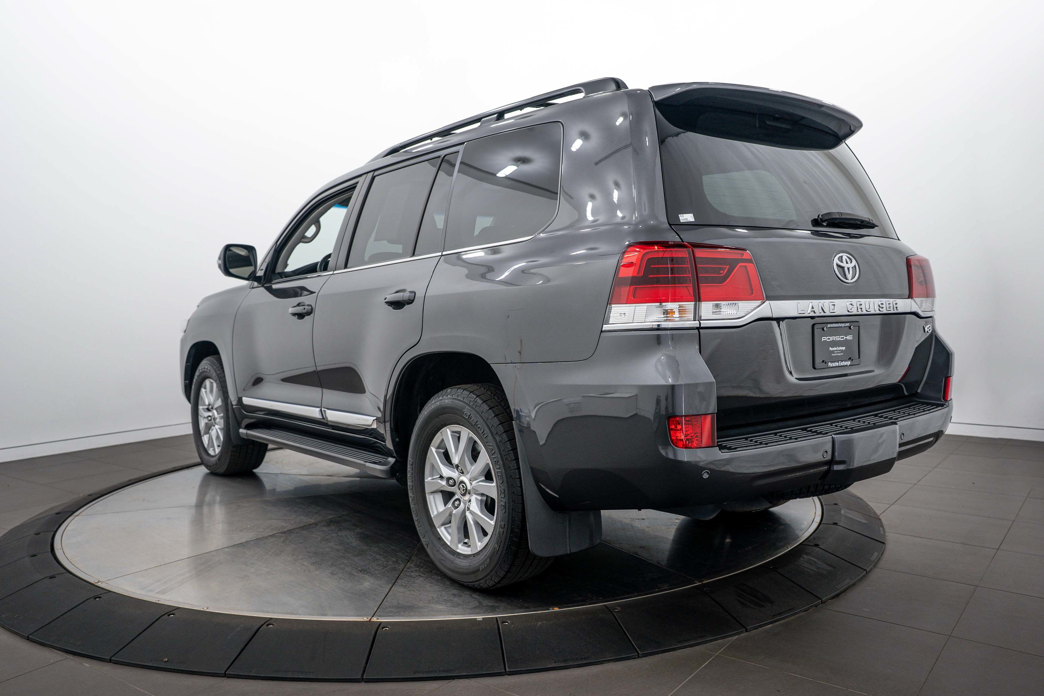 Used 2016 Toyota Land Cruiser AWD/4WD image 3