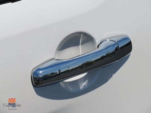 Used 2017 Ford Explorer Limited FWD image 28
