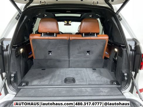Used 2022 BMW X7 M50i image 14