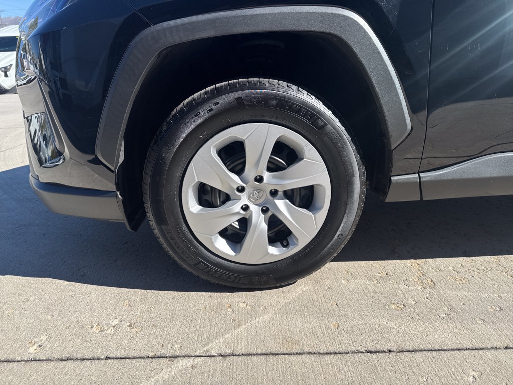 Certified 2024 Toyota RAV4 LE AWD/4WD image 26