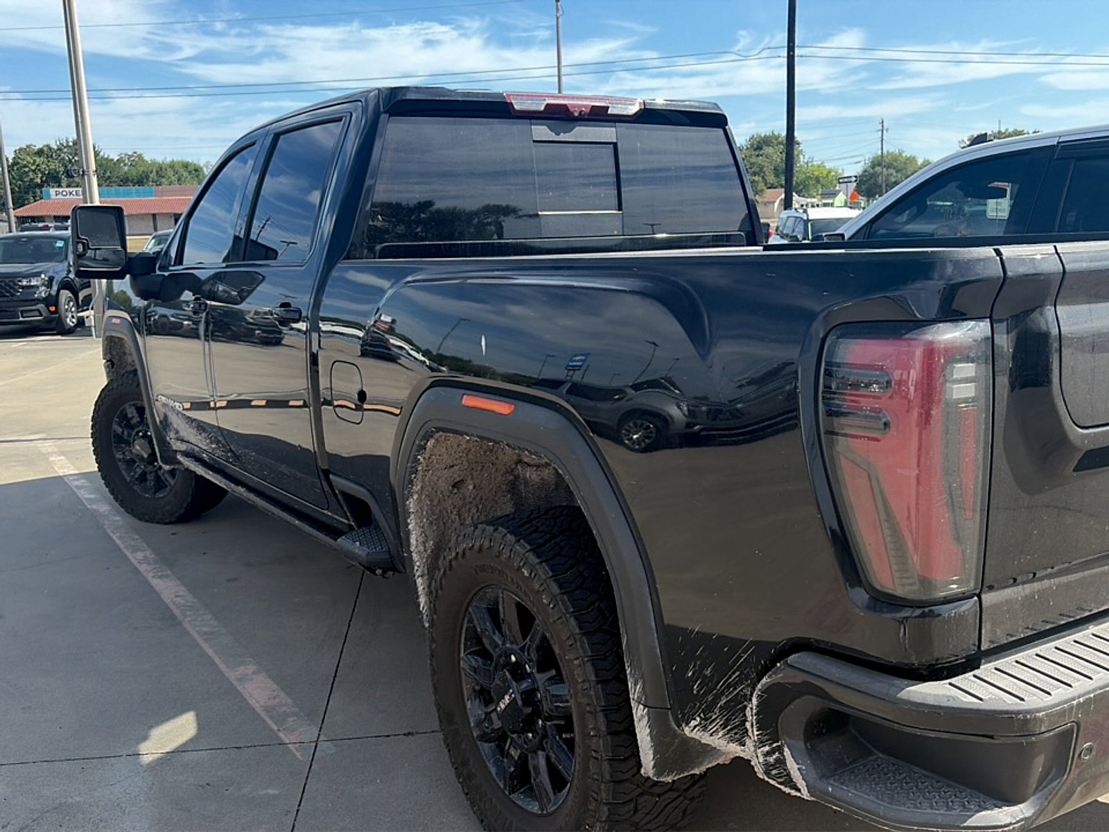 Used 2025 GMC Sierra 2500 AT4 w/ AT4 Premium Plus Package AWD/4WD image 2
