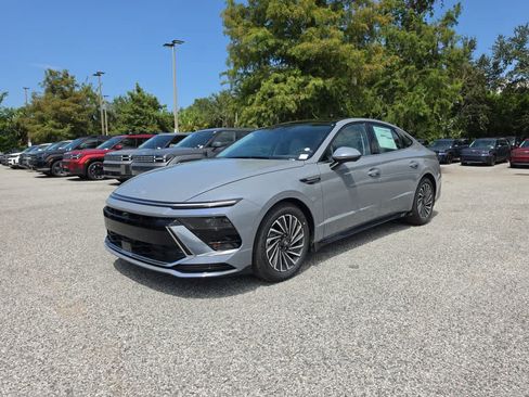 New 2026 Hyundai Sonata Limited FWD image 2