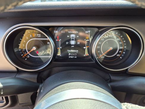 Used 2020 Jeep Gladiator Sport w/ Quick Order Package 24S AWD/4WD image 18