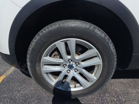 Used 2018 Ford Explorer XLT AWD/4WD image 18