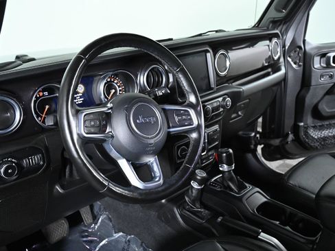 Used 2020 Jeep Wrangler Unlimited Sahara AWD/4WD image 9