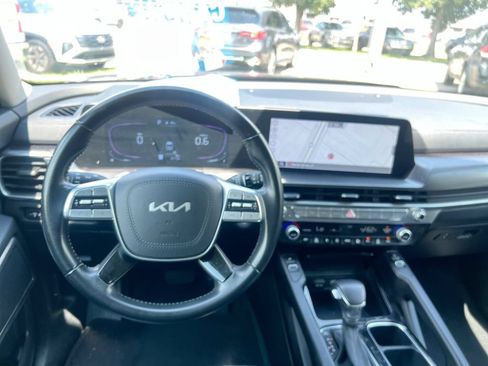 Used 2025 Kia Telluride S FWD image 11