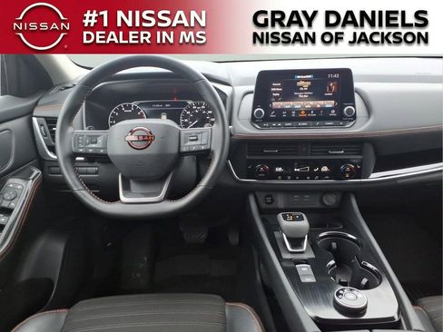 Certified 2025 Nissan Rogue SV AWD/4WD image 10