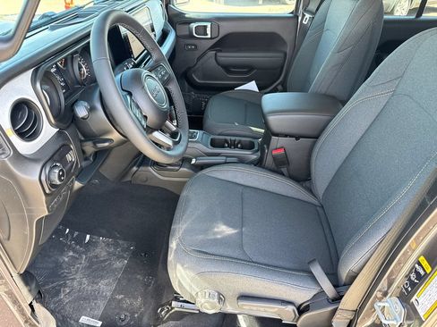 New 2026 Jeep Gladiator Sport AWD/4WD image 23