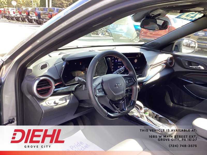 Used 2025 Chevrolet Trax RS w/ Driver Confidence Package FWD image 23