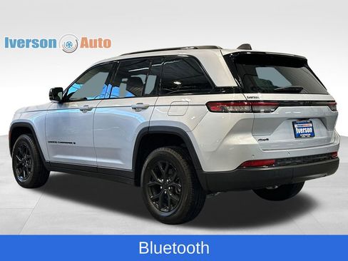 Used 2024 Jeep Grand Cherokee Altitude AWD/4WD image 7