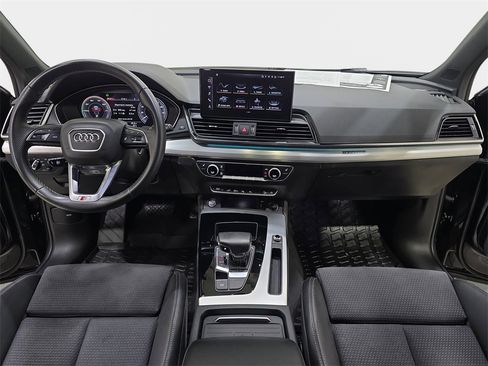 Used 2023 Audi Q5 e Prestige w/ Prestige Package image 10