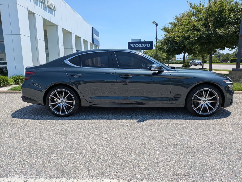 Used 2023 Genesis G70 2.0T AWD/4WD image 3