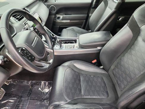 Used 2019 Land Rover Range Rover Sport SVR image 12