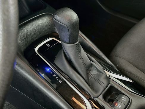 Used 2020 Toyota Corolla LE FWD image 24