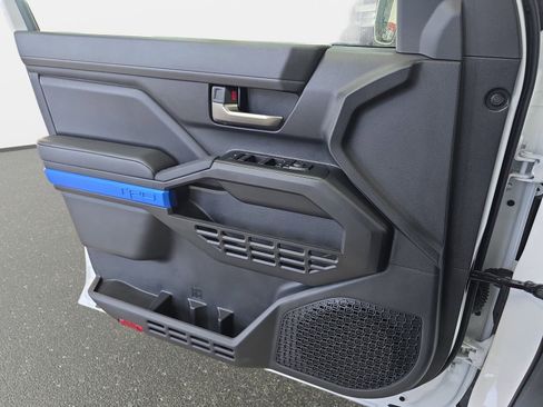 Used 2025 Toyota Tacoma TRD Sport RWD image 27