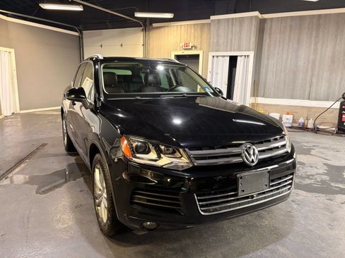Used 2014 Volkswagen Touareg Executive AWD/4WD image 8