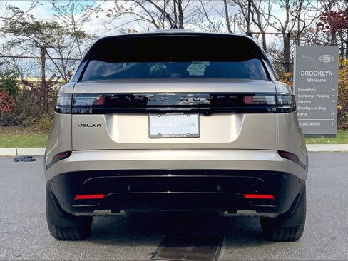 New 2026 Land Rover Range Rover Velar Dynamic SE image 4
