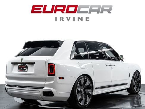 Used 2020 Rolls-Royce Cullinan Black Badge image 6