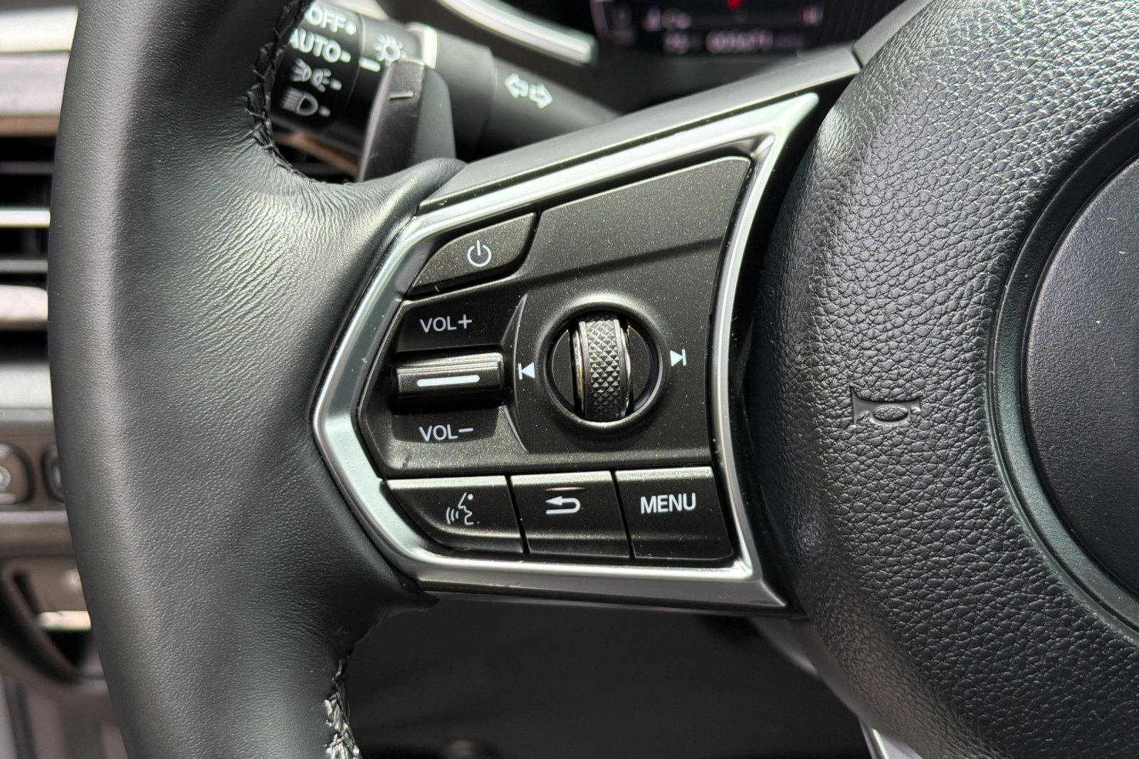 Used 2026 Acura MDX w/ Technology Package FWD image 28