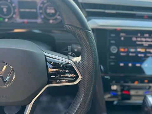 Used 2023 Volkswagen Arteon SE image 19