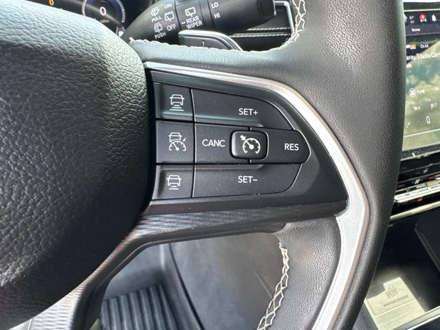 Used 2023 Jeep Grand Cherokee L Laredo RWD image 28