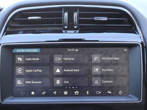 Used 2020 Jaguar F-PACE Premium image 16