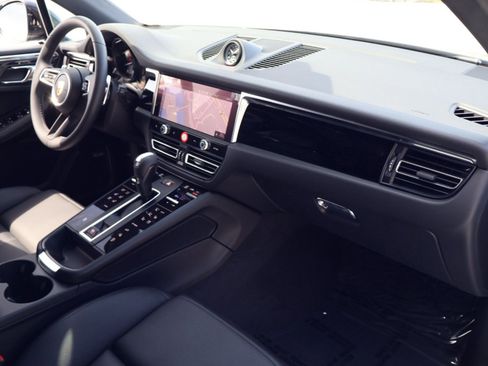 New 2026 Porsche Macan AWD/4WD image 25