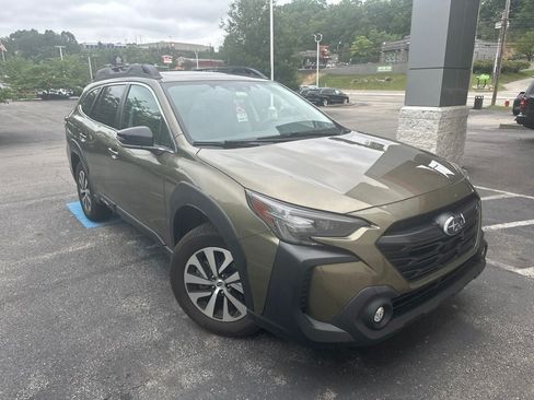Used 2024 Subaru Outback Premium w/ Popular Package #1A AWD/4WD image 2