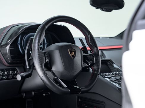 Used 2017 Lamborghini Aventador S image 31