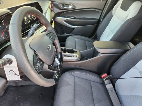 New 2026 Chevrolet Trax RS w/ Sunroof Package image 9